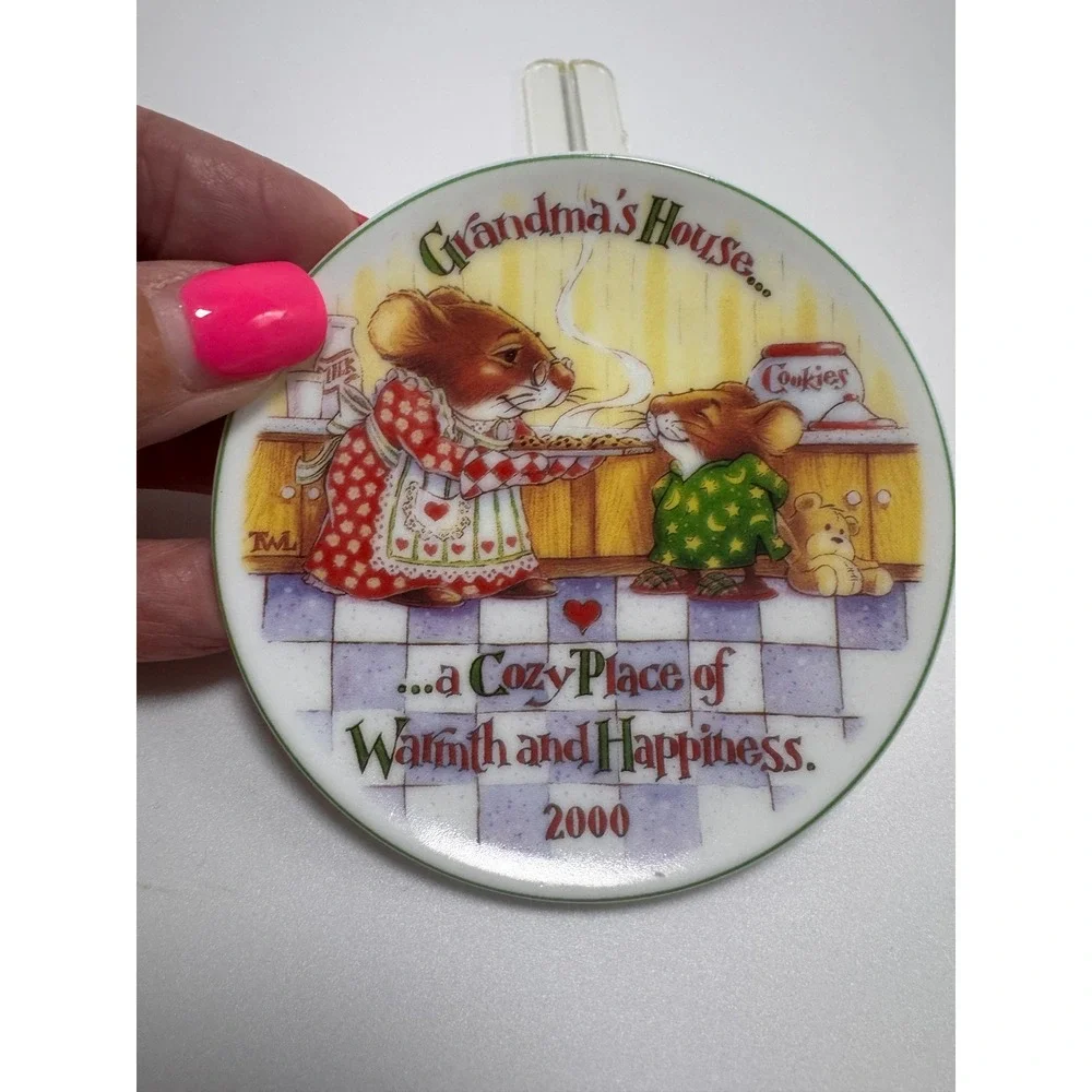 Hallmark Keepsake Ornament 2000 Grandma's House Collector's Plate Tracy Larsen
